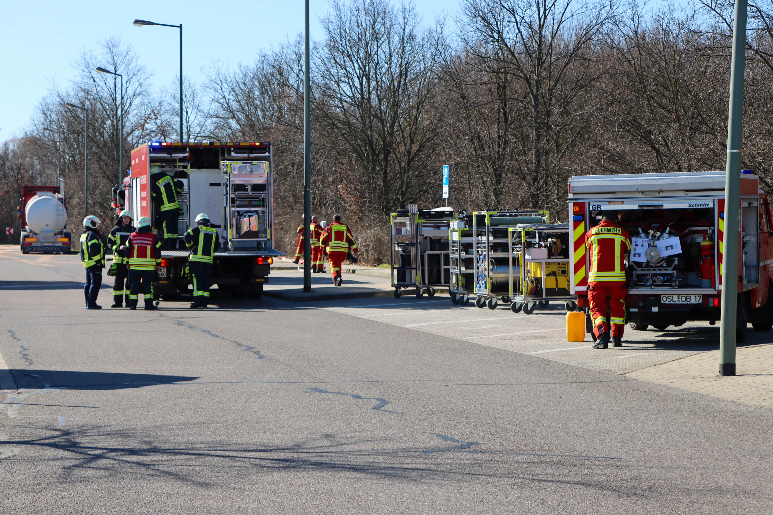 2026-03-05_Gefahrgut-BAB13 (2 von 18).jpg