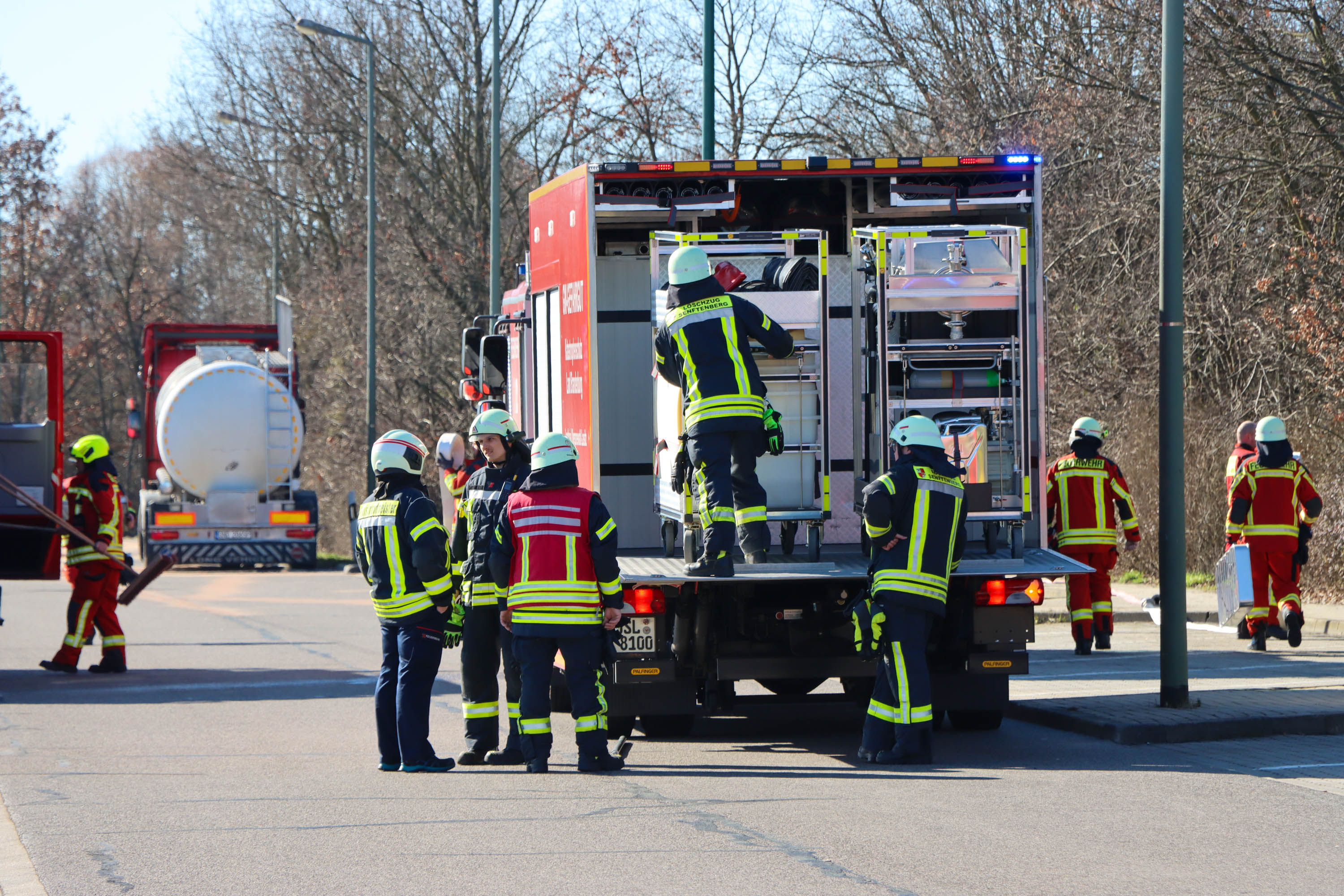 2026-03-05_Gefahrgut-BAB13 (4 von 18).jpg