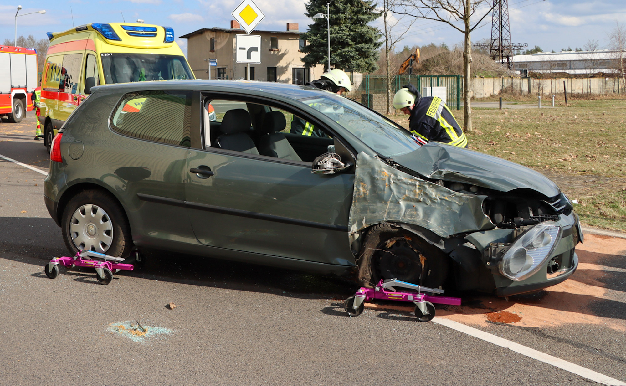 Verkehrsunfall mit Personenschaden im Gewerbegebiet Brieske