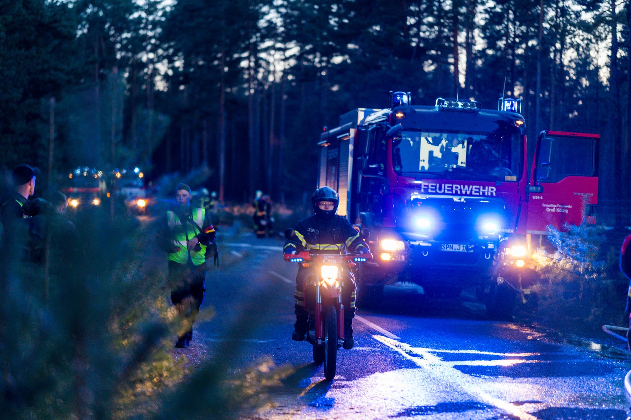 26-04-12 00-21-19 5912.jpg