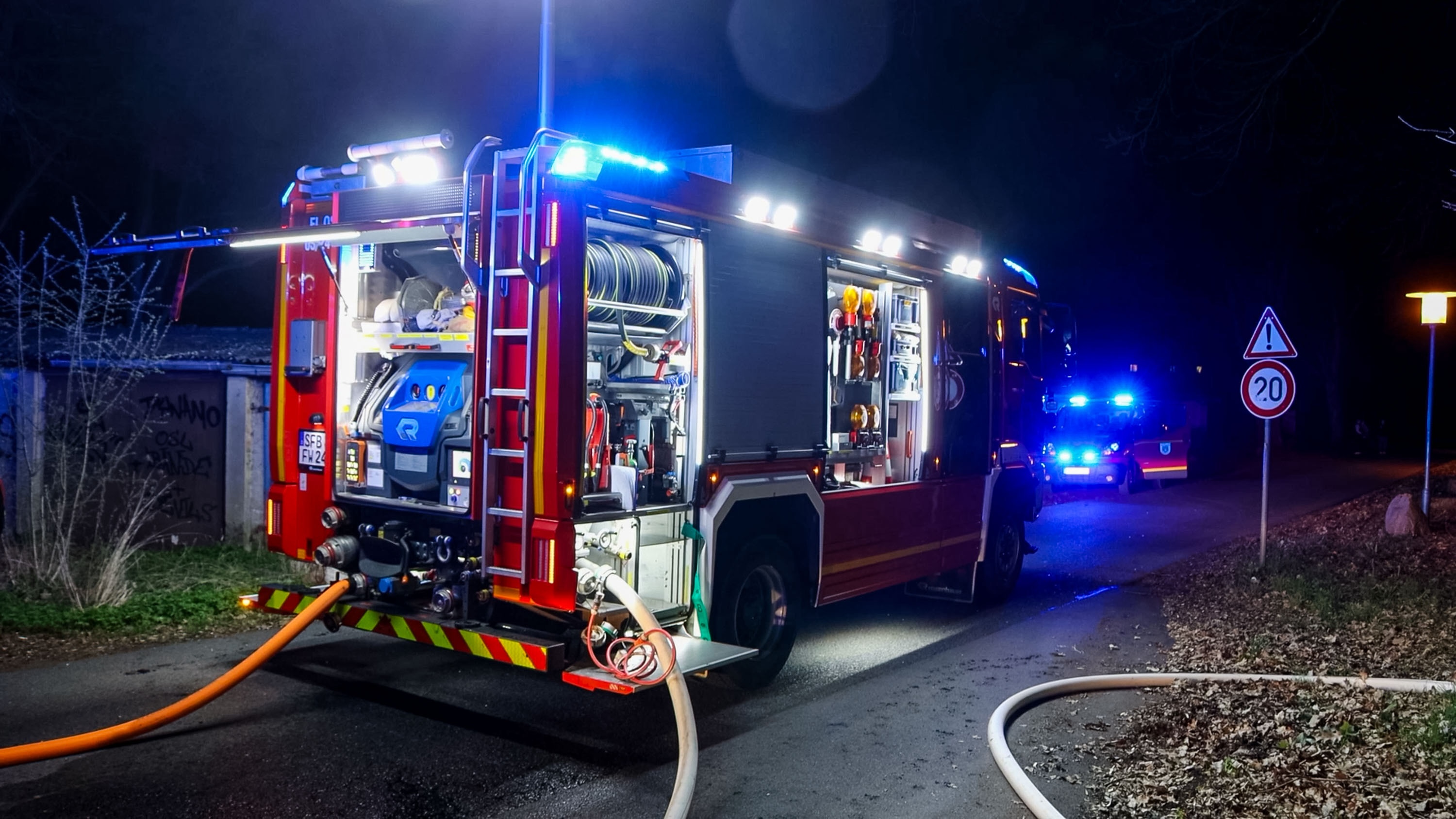 26-04-16 15-35-44 6217.jpg