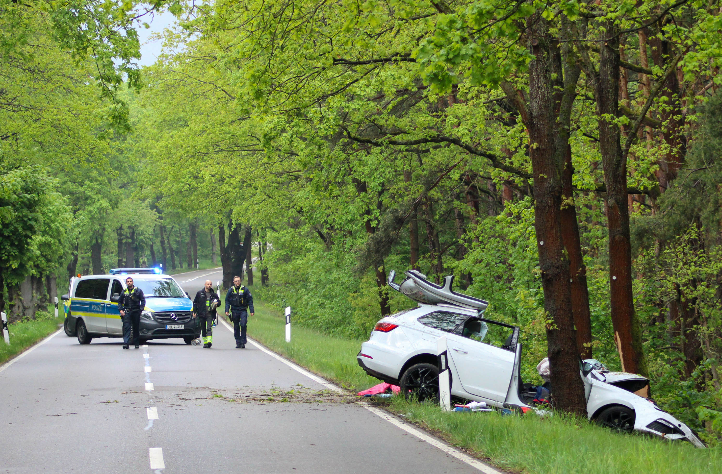 Schwerer Verkehrsunfall bei Mulknitz – Fahrer an Unfallstelle verstorben