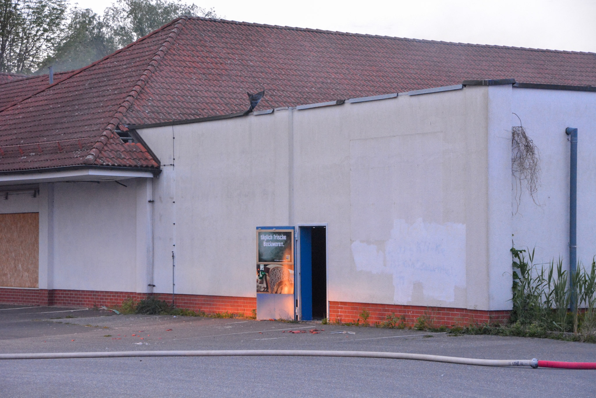 26-05-16 11-58-56 8145.jpg