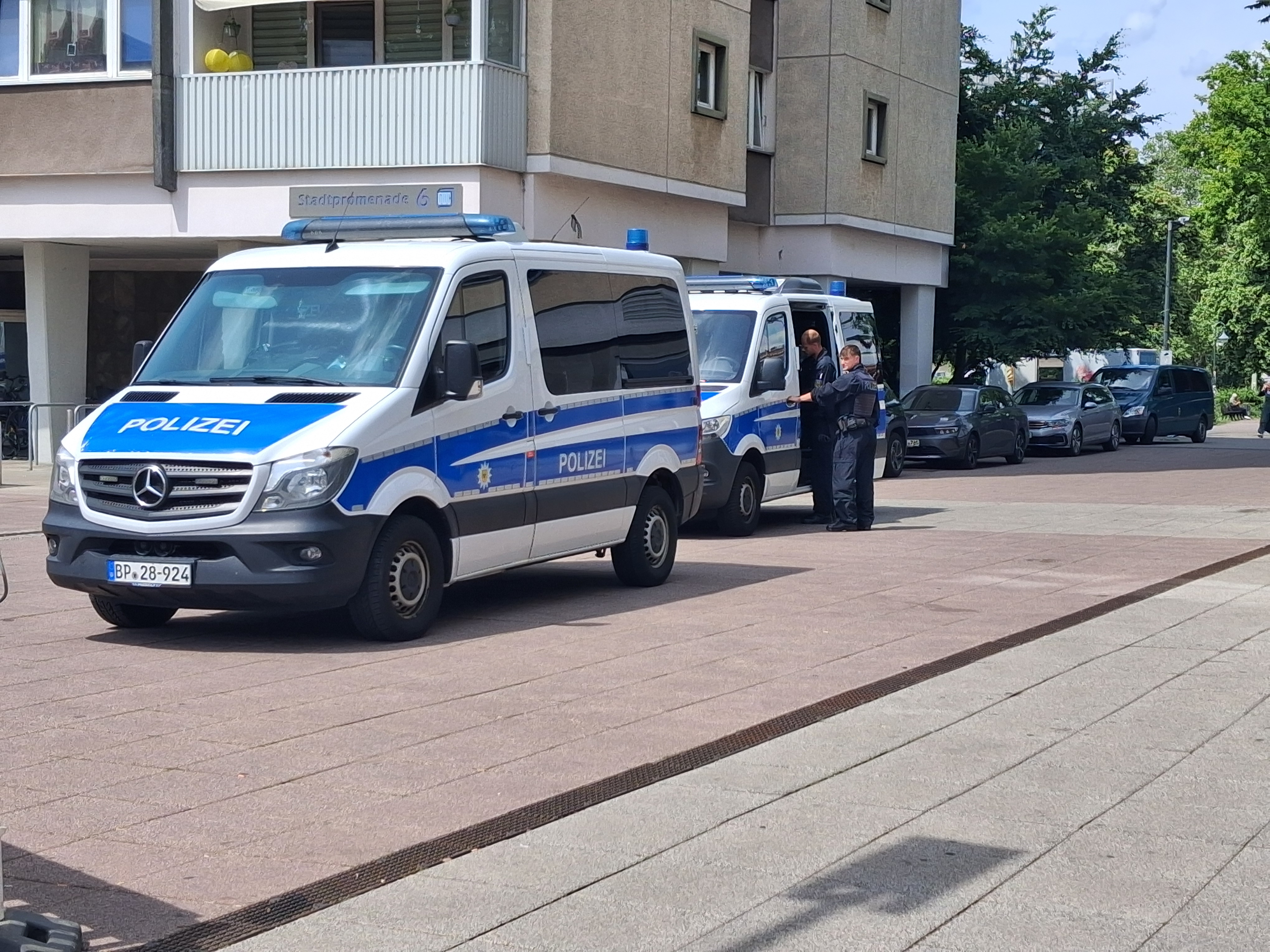 Groß angelegte Razzia in Südbrandenburg - Zoll, Polizei und Steuerfahndung im Einsatz