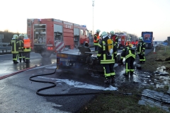 Brand Tieflader brannte auf der Autobahn - LKW-Fahrer verhindert noch größere Schäden
